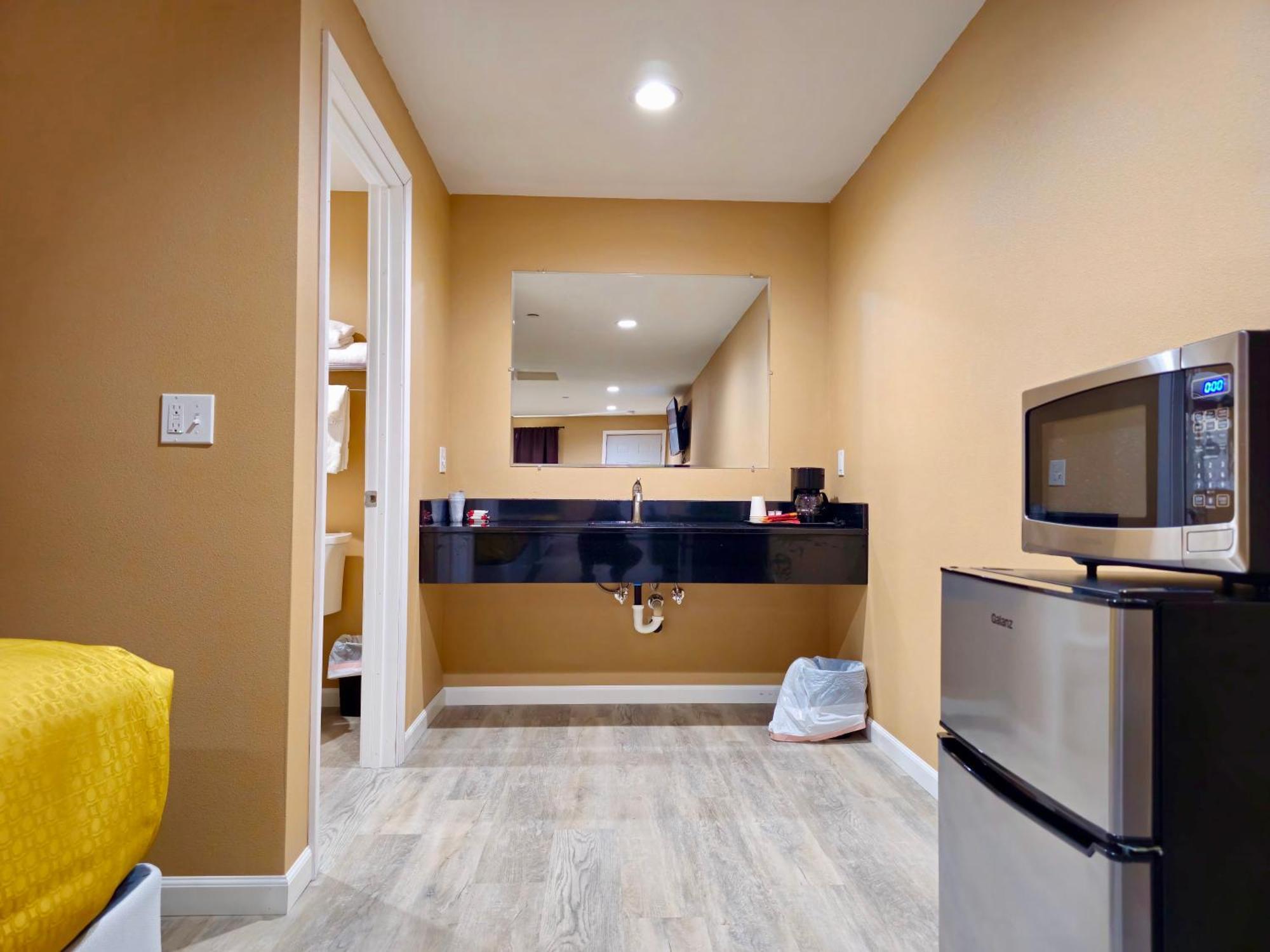 Far West Cabin-Tiny Homes Rental Forks Extérieur photo