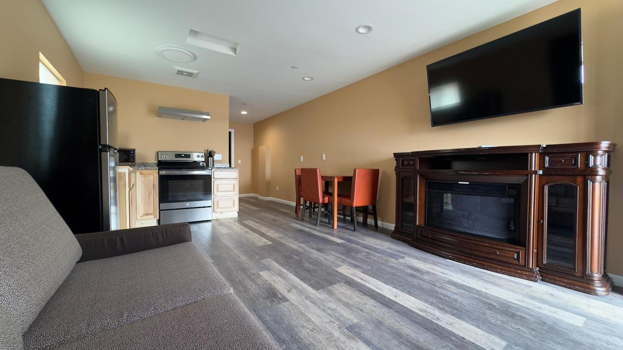 Far West Cabin-Tiny Homes Rental Forks Extérieur photo