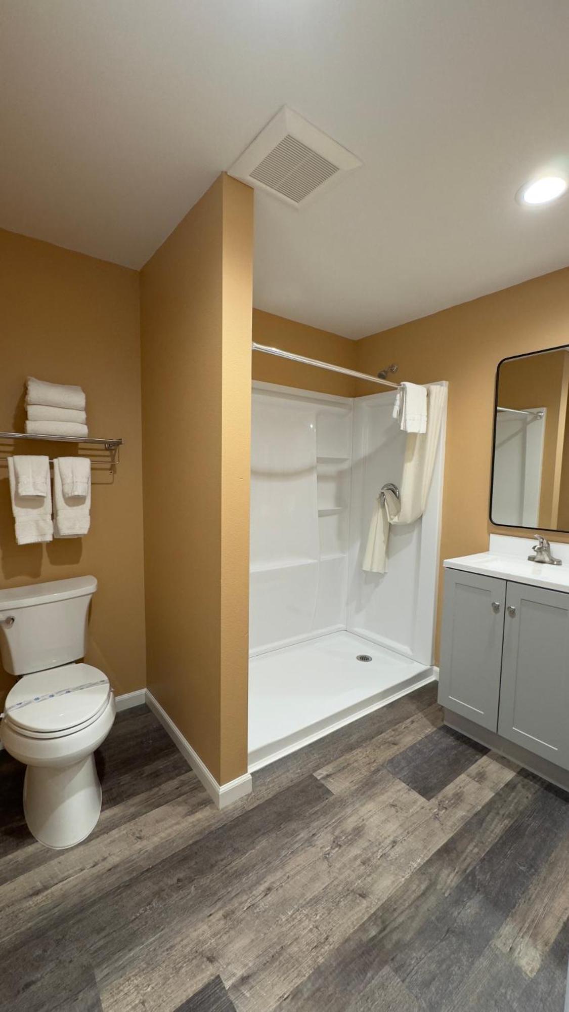 Far West Cabin-Tiny Homes Rental Forks Extérieur photo