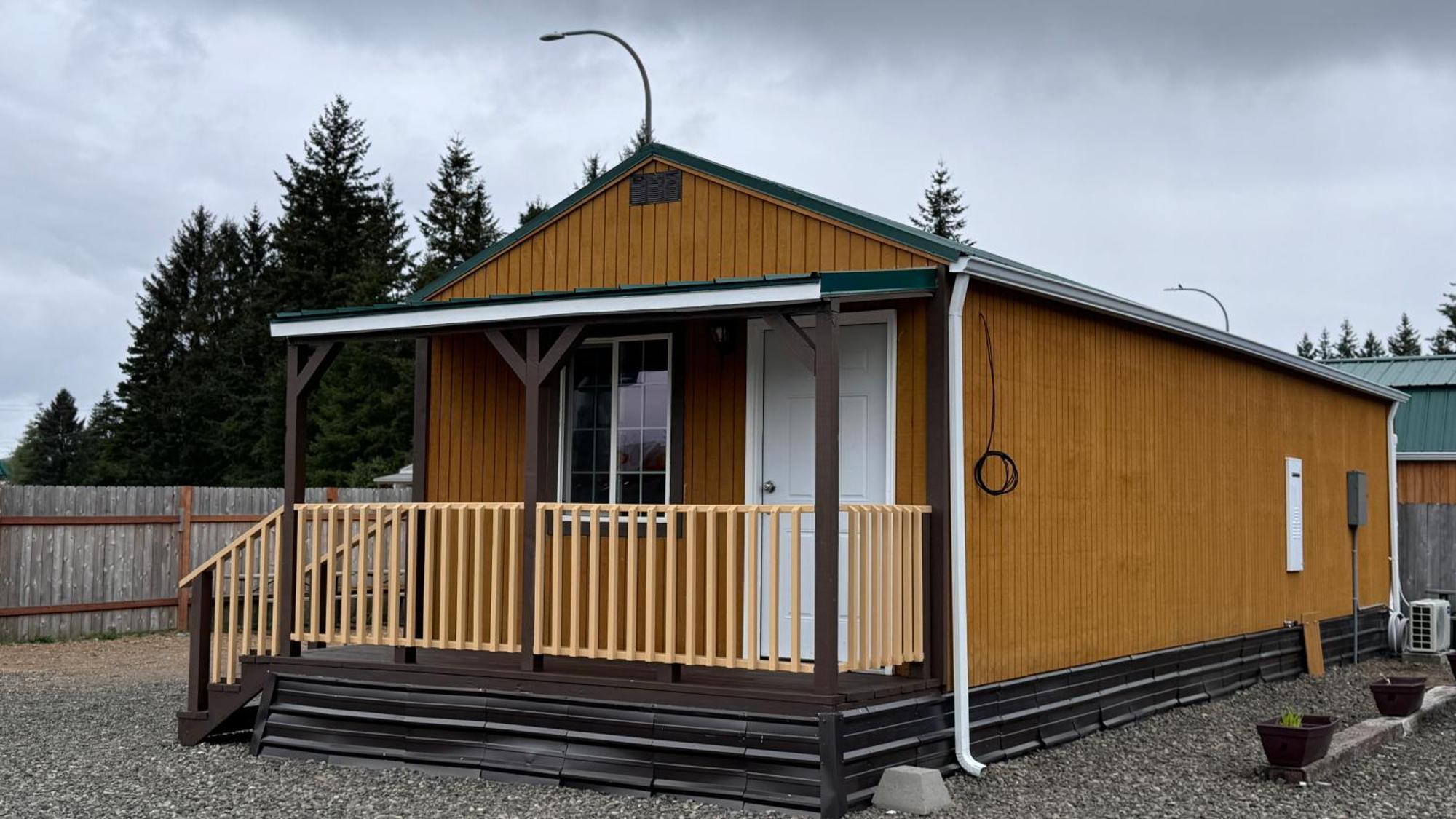 Far West Cabin-Tiny Homes Rental Forks Extérieur photo